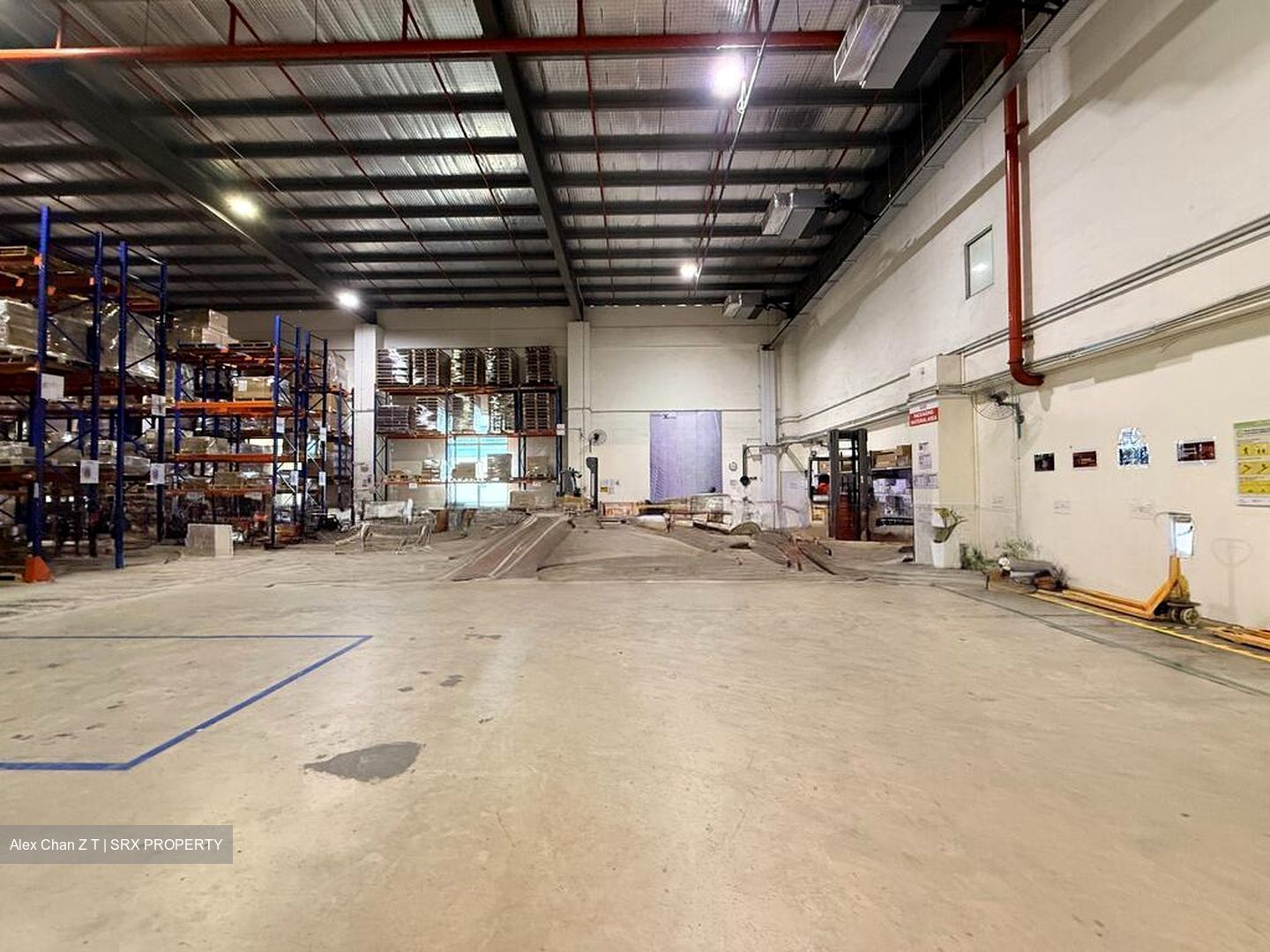 Airline House (D17), Warehouse #578704991